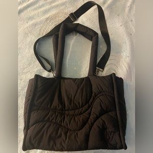 THIRTY YEARS THE DRIFT TOTE BLACK FULL SIZE PUFFER